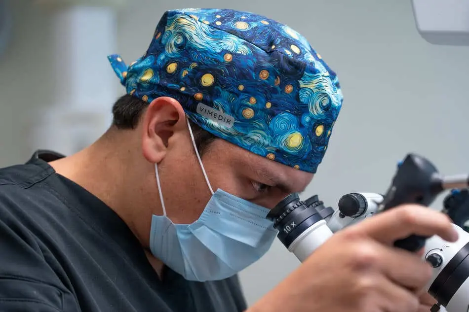 cirugía endoscópica de columna mínima invasión clínica avanzada de columna