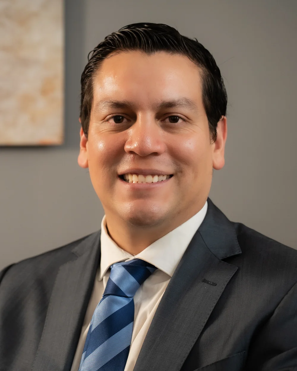Dr. Gerardo Barajas Llanes, neurocirujano especialista en columna