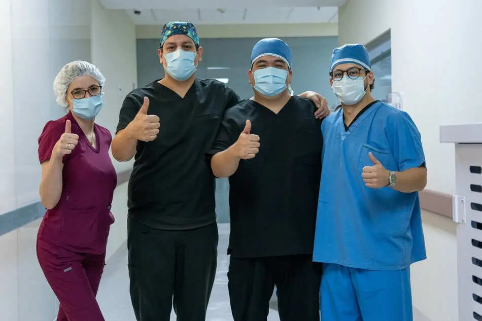 neurocirugía de columna con neurocirujano especialista en clínica avanzada de columna