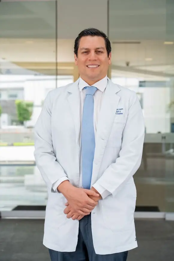 Dr. Gerardo Barajas, especialista en columna vertebral